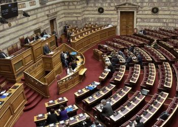 Βουλή: Υπερψηφίστηκε το νομοσχέδιο για τους ΟΤΑ
