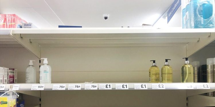 Covid-19: 206 κρούσματα στη Βρετανία, 188 στην Ολλανδία - Έντεκα οι νεκροί στη Γαλλία