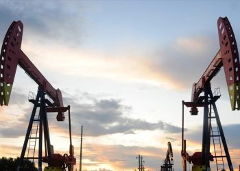Κατρακύλησε η τιμή του πετρελαίου