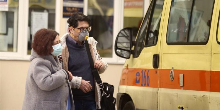 Μέτρα για τη θωράκιση του υγειονομικού συστήματος ζητεί ο ΙΣΑ