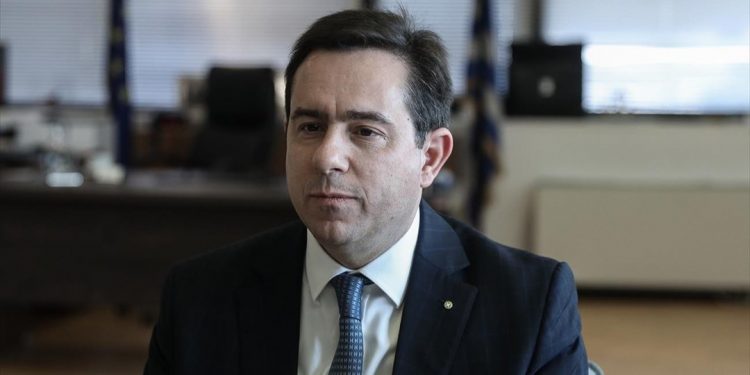 Ν.Μηταράκης: Κλειστό κέντρο υποδοχής μεταναστών στις Σέρρες
