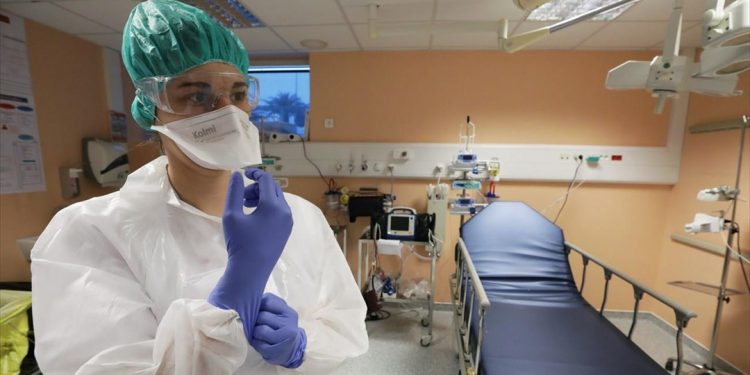 Ολλανδία: 12 νεκροί, 959 τα κρούσματα κορωνοϊού