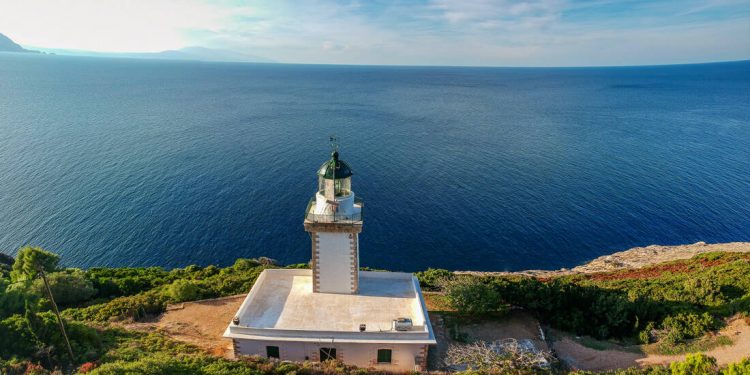 Ο εμβληματικός φάρος «Γουρούνι» στη Σκόπελο – Newsbeast