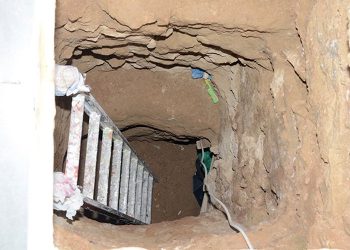 Εικόνες από το τούνελ και τον οπλισμό που εντόπισε η Αντιτρομοκρατική σε Σεπόλια και Εξάρχεια