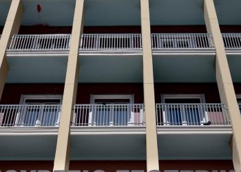 ΥΠΕΣ: Εντολή προς δημάρχους για αυστηρή εφαρμογή του κλεισίματος των ΚΑΠΗ