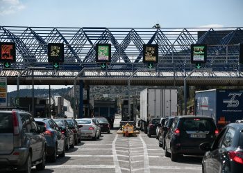 Τα τρία κύματα της άρση των μέτρων: Τέλος το SMS στο 13033 αλλά φρένο στα ταξίδια στην επαρχία