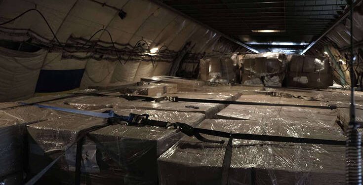 Έφτασαν στην Αθήνα 80 τόνοι υγειονομικού υλικού από την Κίνα