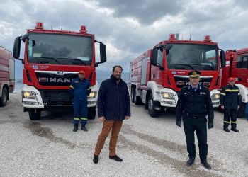 ΠΕΡΙΦΕΡΕΙΑ ΔΥΤΙΚΗΣ ΕΛΛΑΔΑΣ: Έφτασαν τέσσερα ακόμα νέα οχήματα για τις πυροσβεστικές δυνάμεις στη Δυτική Ελλάδα, ενώ αναμένονται άλλα είκοσ