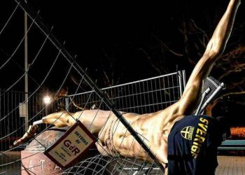 «Επιπέδου νηπιαγωγείου όσοι κατέστρεψαν το άγαλμά μου»