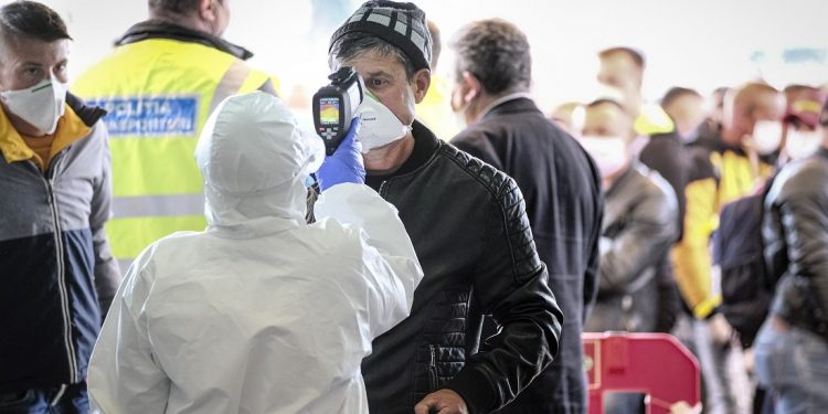 Δεν είναι απαραίτητο μέτρο η κατάργηση των ταξιδιών για τον περιορισμό της επιδημίας – News.gr