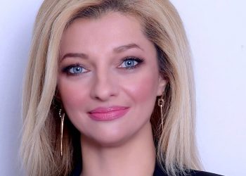 ΔΙΟΝΥΣΙΑ ΑΥΓΕΡΙΝΟΠΟΥΛΟΥ: Στην Βουλή ο κίνδυνος να αποκλειστούν οι επιχειρήσεις του Ν. Ηλείας από τον τραπεζικό δανεισμό