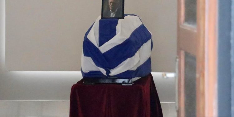 Η Ελλάδα αποχαιρετά τον μεγάλο αγωνιστή – News.gr