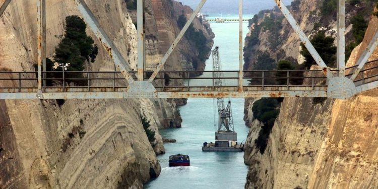 Νεκρό 14χρονο αγόρι μετά από πτώση στη Διώρυγα Κορίνθου