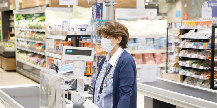 Παρατείνεται έως τις 20.30 η λειτουργία των σούπερ μάρκετ σήμερα