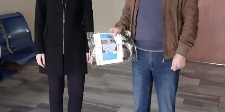 ΔΗΜΟΣ ΑΡΧΑΙΑΣ ΟΛΥΜΠΙΑΣ: Μάσκες ατομικής προστασίας προσέφερε η Δήμητρα Μπράτη