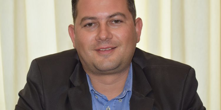 ΠΕΡΙΦΕΡΕΙΑ ΔΥΤΙΚΗΣ ΕΛΛΑΔΑΣ: Για πρώτη φορά Πρόγραμμα Δολωματικής Δακοκτονίας τριετούς διάρκειας