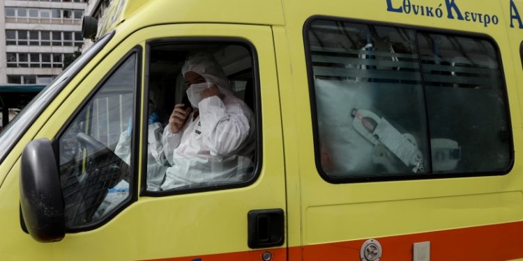 ΚΟΡΩΝΟΪΟΣ: 93 τα θύματα στην Ελλάδα – Πέθανε 87χρονος στο Θριάσειο