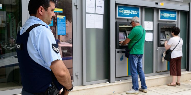 ΟΠΕΚΑ επιδόματα Μαΐου: Εγκρίθηκαν τα ποσά σε ΚΕΑ και επίδομα ενοικίου