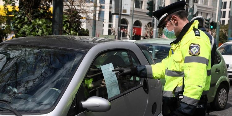 Άσκοπες μετακινήσεις: Εκατοντάδες πρόστιμα και στην προτελευταία ημέρα ελέγχων