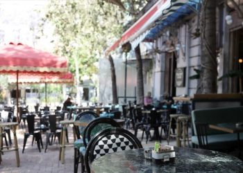 Επανεκκίνηση της εστίασης με συγκρατημένη αισιοδοξία