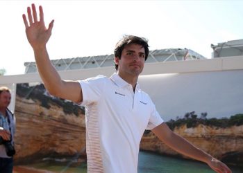 Επίσημα στην Ferrari ο Κάρλος Σάινθ Jr
