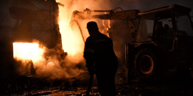 ΣΠΙΑΝΤΖΑ ΠΥΡΓΟΥ: Νεκρός ηλικιωμένος άνδρας από πυρκαγιά που ξέσπασε στο σπίτι του