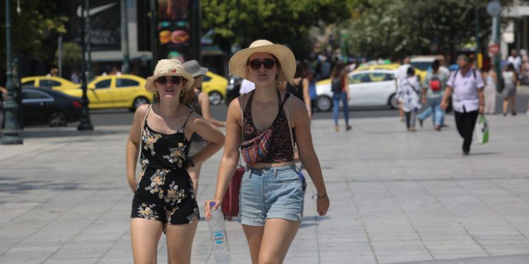 Καιρός: Ανεβαίνει στους 35 το θερμόμετρο στη χώρα