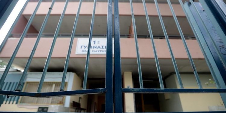 Στις 6 Μαΐου επιστρέφουν οι καθηγητές σε γυμνάσια και λύκεια