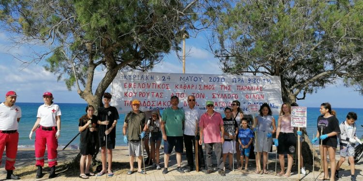 Εθελοντικός καθαρισμός της παραλίας Κουρούτα