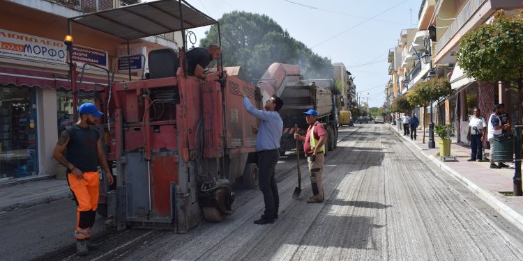 ΔΗΜΟΣ ΑΝΔΡΑΒΙΔΑΣ – ΚΥΛΛΗΝΗΣ: Συνεχίζονται τα έργα ασφαλτόστρωσης και ανακατασκευής του οδικού δικτύου