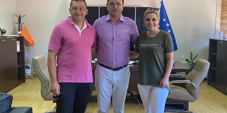 Προσφορά ειδών ρουχισμού από τον Πολιτιστικό Σύλλογο Δήμητρας «Ο Άγιος Νικόλαος»