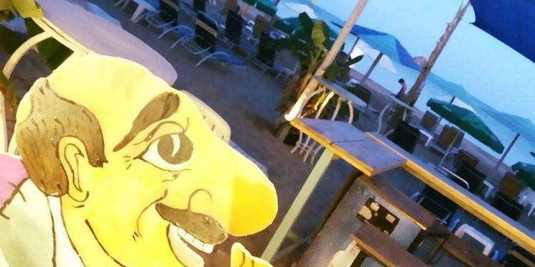 Σήμερα η πρώτη παράσταση Καραγκιόζη στο beach bar “ΜΠΑΝΑΝΑ” Κατακόλου από τον Στέφανο Παπαγεωργίου
