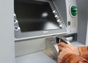 ΠΥΡΓΟΣ: Πραγματοποιούσε συναλλαγές με κλεμμένη κάρτα