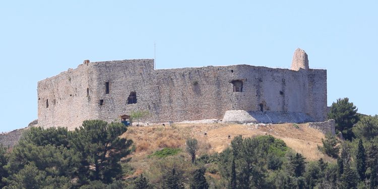 Ανάδειξη και Προβολή του Κάστρου Χλεμούτσι στην Ευρώπη