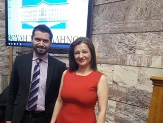 ΔΙΟΝΥΣΙΑ ΑΥΓΕΡΙΝΟΠΟΥΛΟΥ: Στο επίκεντρο η ελαιοπαραγωγή, οι αμπελώνες, οι καλλιέργειες σταφίδας και τα άνθη της πορτοκαλιάς