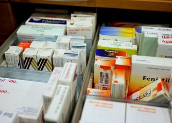 “Φάρμακα και αντιβιοτικά, αποκλειστικά και μόνο με ιατρική συνταγή”