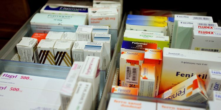“Φάρμακα και αντιβιοτικά, αποκλειστικά και μόνο με ιατρική συνταγή”