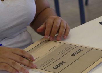 Πανελλαδικές Εξετάσεις: Πώς κρίνονται τα σημερινά θέματα σε Αρχαία, Μαθηματικά
