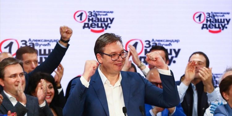 Σερβία: «Ιστορική» νίκη Βούτσιτς εν μέσω πανδημίας και μποϊκοτάζ από την αντιπολίτευση