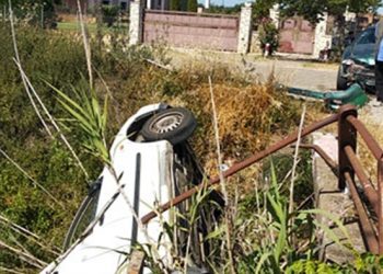 ΠΥΡΓΟΣ: Αυτοκίνητο “βούτηξε” σε ρέμα – Άγιο είχε ο οδηγός