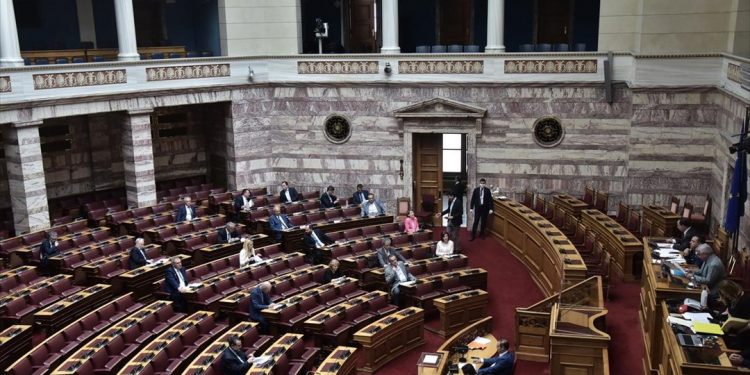 Υπερψηφίστηκε το νομοσχέδιο για τον εκσυγχρονισμό του αγροτικού τομέα