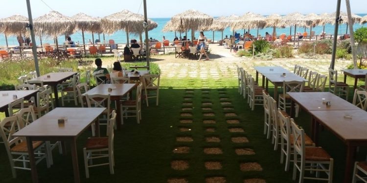 “Εν Λευκώ – Επιταλίου”: Το πιο in στέκι του Καλοκαιριού (φωτος και βιντεο)