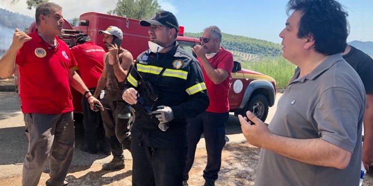ΔΗΜΑΡΧΟΣ ΠΥΡΓΟΥ: Από την πρώτη στιγμή στο μέτωπο της μεγάλης φωτιάς στο Λαντζόι