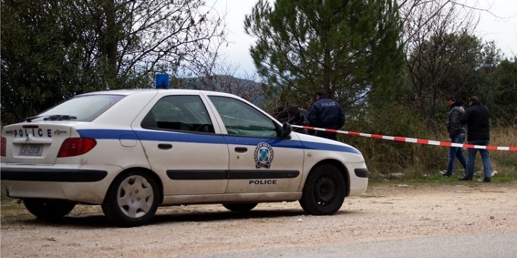 Γυναίκα βρέθηκε νεκρή μέσα στο αυτοκίνητό της σε περιοχή του πρώην Δήμου Φολόης