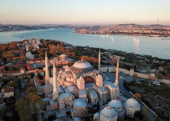 Ανακοίνωση ΑΕΚ: Η Αγία Σοφία της Κωνσταντινούπολης πάντα θα στέκει εκεί που στέκεται εδώ και 1.500 χρόνια