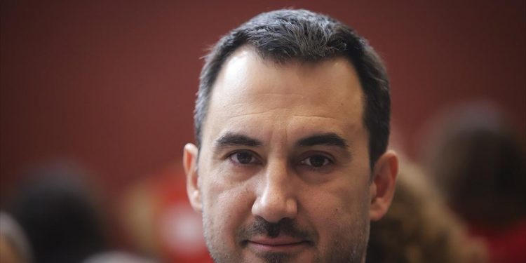 Η κυβέρνηση βρίσκεται πίσω από τις εξελίξεις