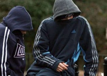 Συνελήφθησαν έξι ανήλικοι και ένας 19χρονος στον Πύργο για ληστεία σε βάρος ηλικιωμένου