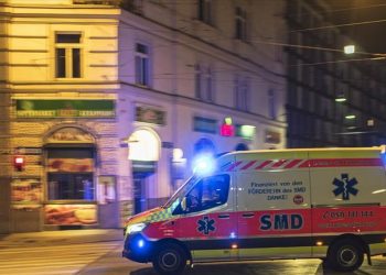 Σχεδόν 1.000 τα ενεργά κρούσματα κορωνοϊού στη χώρα