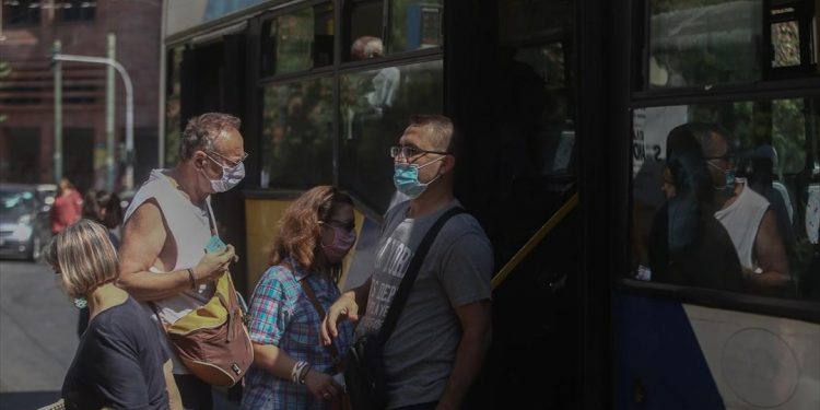 Η ανησυχία για τα κρούσματα έφερε νέα μέτρα