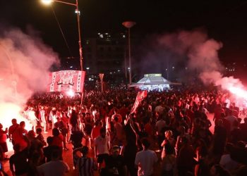 Πανηγύρι δίχως τέλος και αποθέωση στον Πειραιά για το 45ο πρωτάθλημα